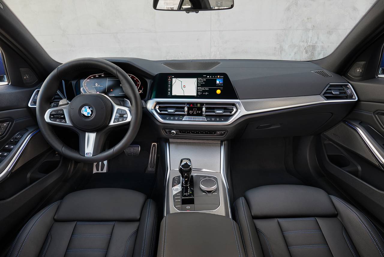 9190 Photo Exterior BMW 320i Sport Line 2021 in UAE