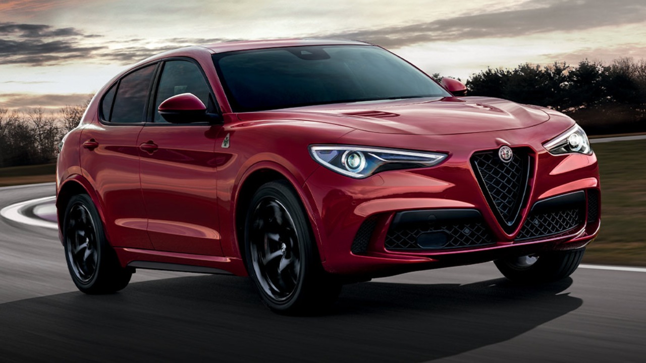 31305 Photo Exterior Alfa Romeo Stelvio Quadrifoglio 2023 in UAE