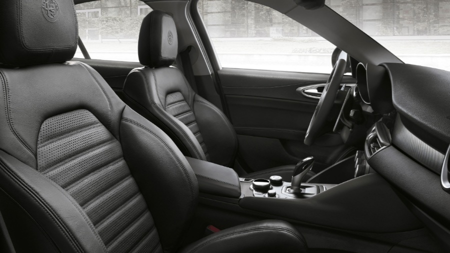 3361 Photo Exterior Alfa Romeo Giulia Veloce Ti 2021 in UAE