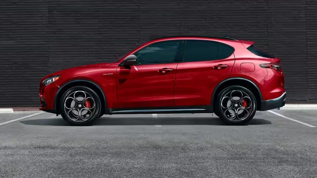 36216 Photo Exterior Alfa Romeo Stelvio Veloce 2024 in UAE