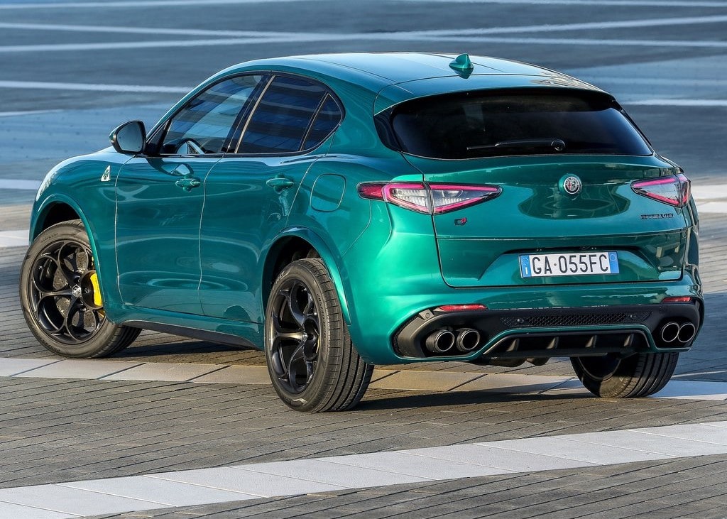 20996 Photo Exterior Alfa Romeo Stelvio Quadrifoglio 2022 in Saudi Arabia