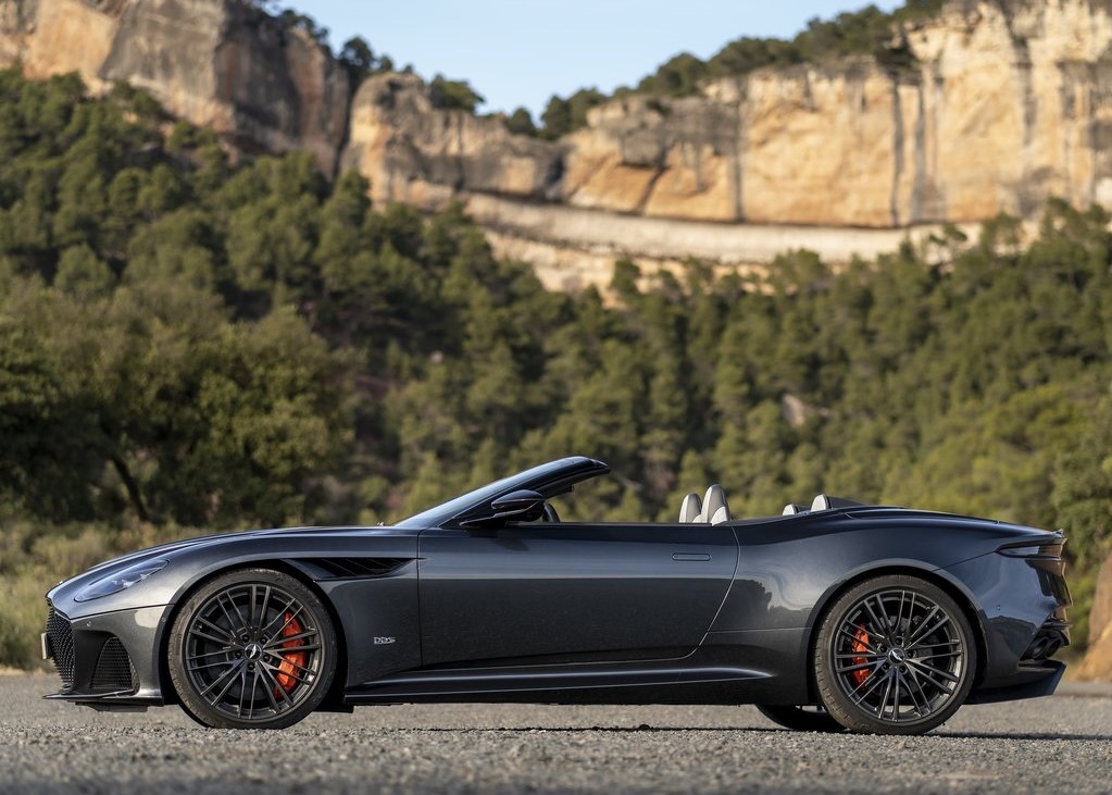 8215 Photo Exterior Aston Martin DBS Superleggera Volante 2021 in UAE