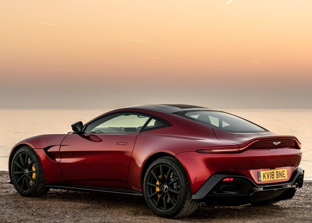 8190 Photo Exterior Aston Martin Vantage Coupe 2021 in Saudi Arabia