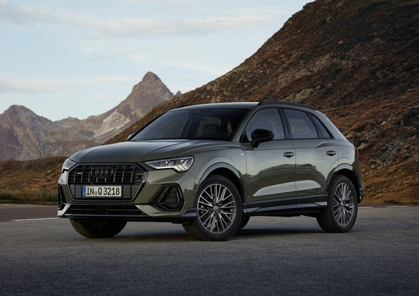 12224 Photo Exterior Audi Q3 STD 2022 in Saudi Arabia