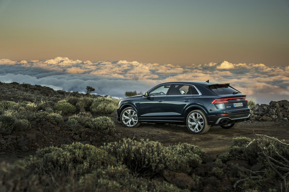 12019 Photo Exterior Audi RS Q8 2022 in UAE