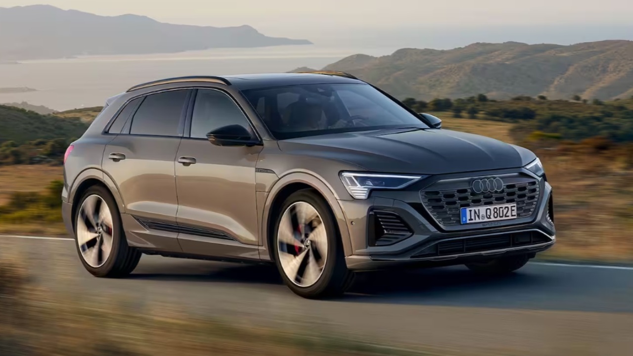 38331 Photo Exterior Audi Q8 e-tron 2024 in UAE