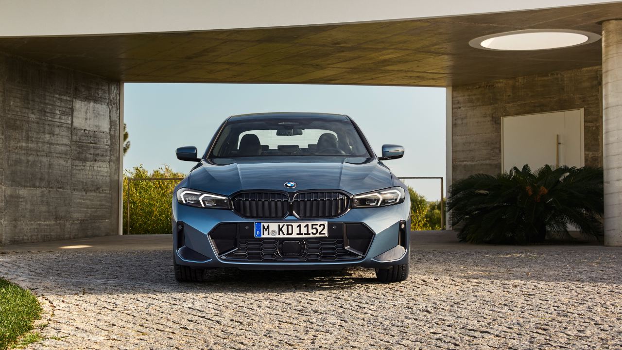 50840 Photo Exterior BMW 3 Series 2025 in Saudi Arabia