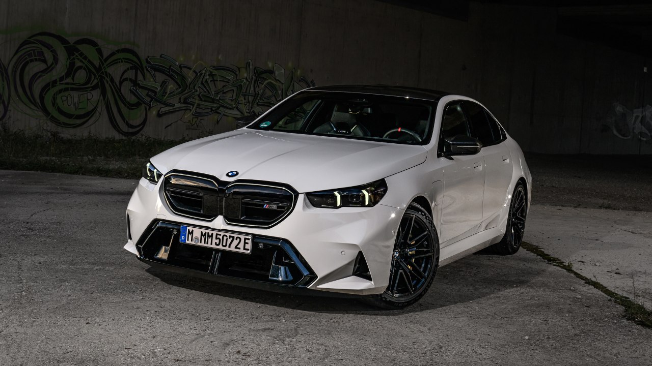 52268 Photo Exterior BMW M5 2025 in UAE