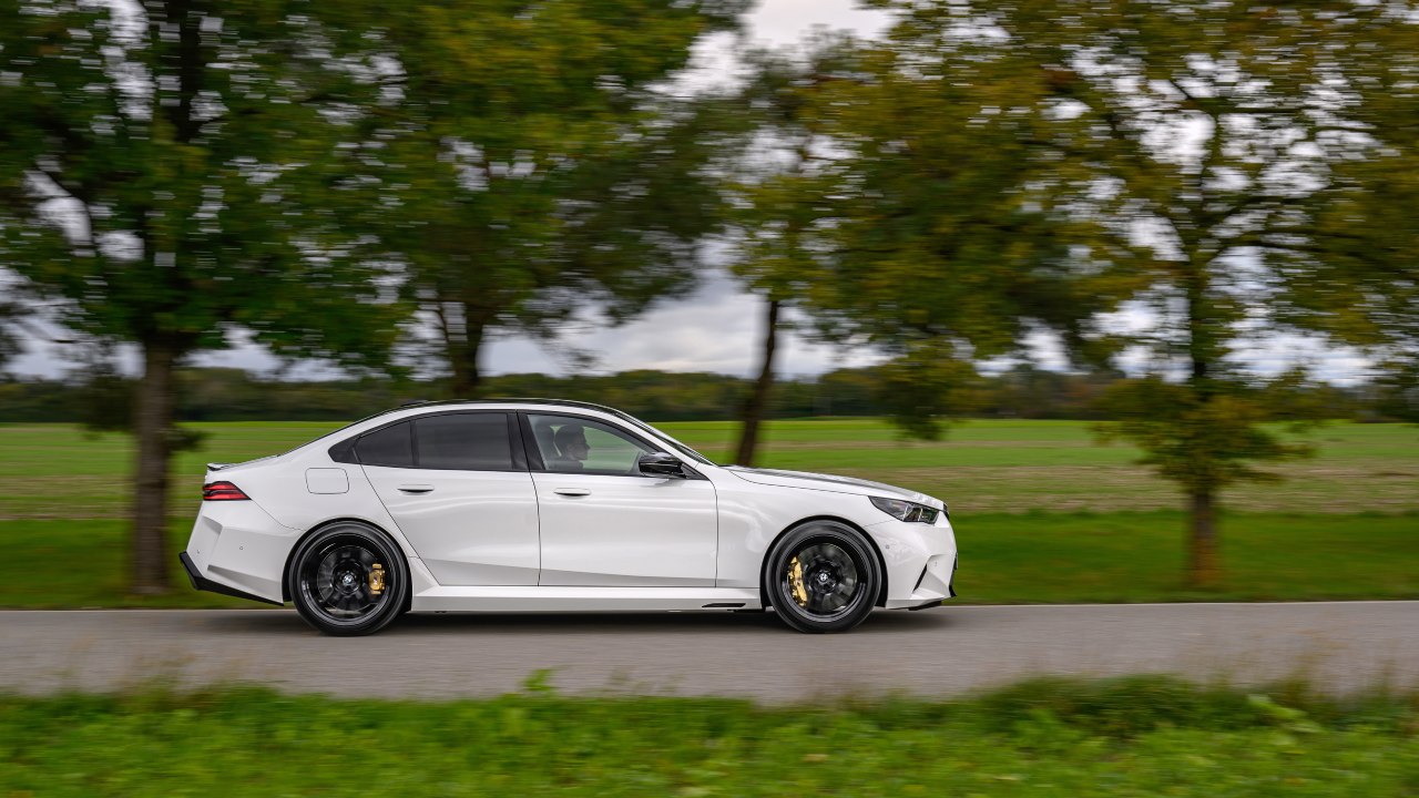 52271 Photo Exterior BMW M5 2025 in UAE