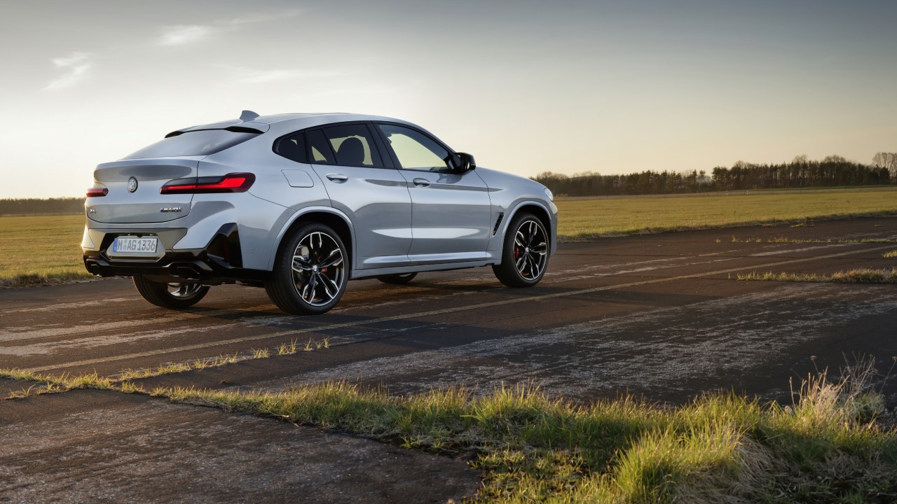 42169 Photo Exterior BMW X4 2024 in UAE