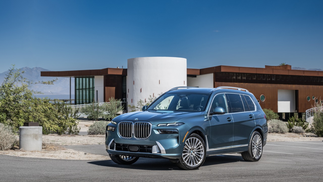 29958 Photo Exterior BMW X7 xDrive40i 2023 in Saudi Arabia