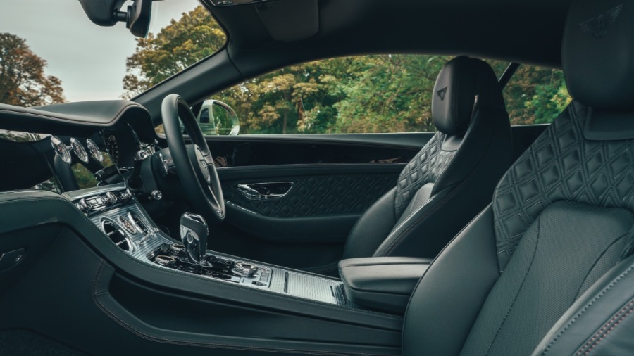 2935 Photo Exterior Bentley Continental GT V12 Coupe 2021 in UAE