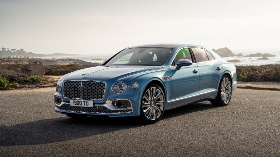 9130 Photo Exterior Bentley Flying Spur STD 2021 in UAE