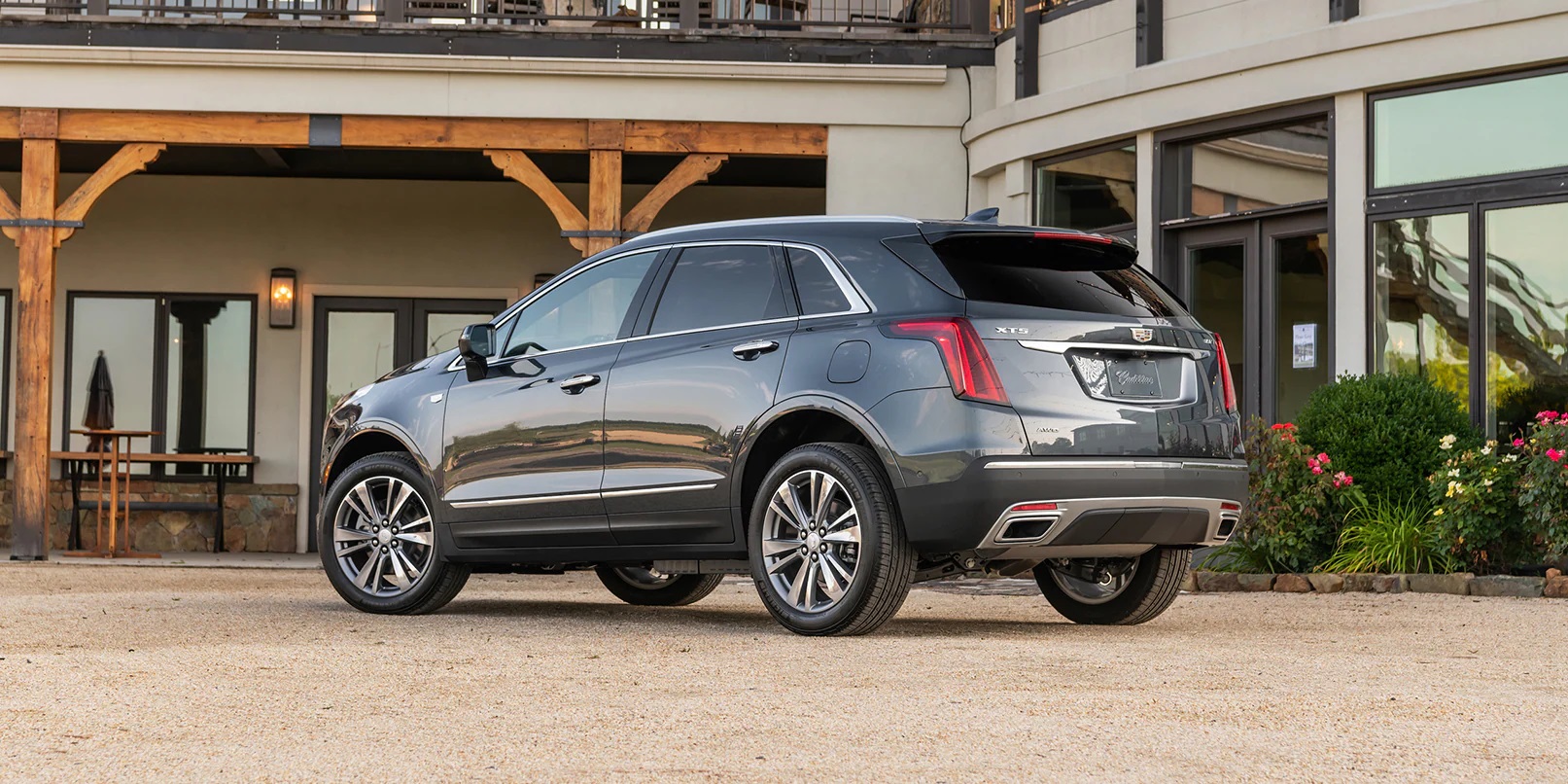 18570 Photo Exterior Cadillac XT5 Premium Luxury 2022 in Saudi Arabia