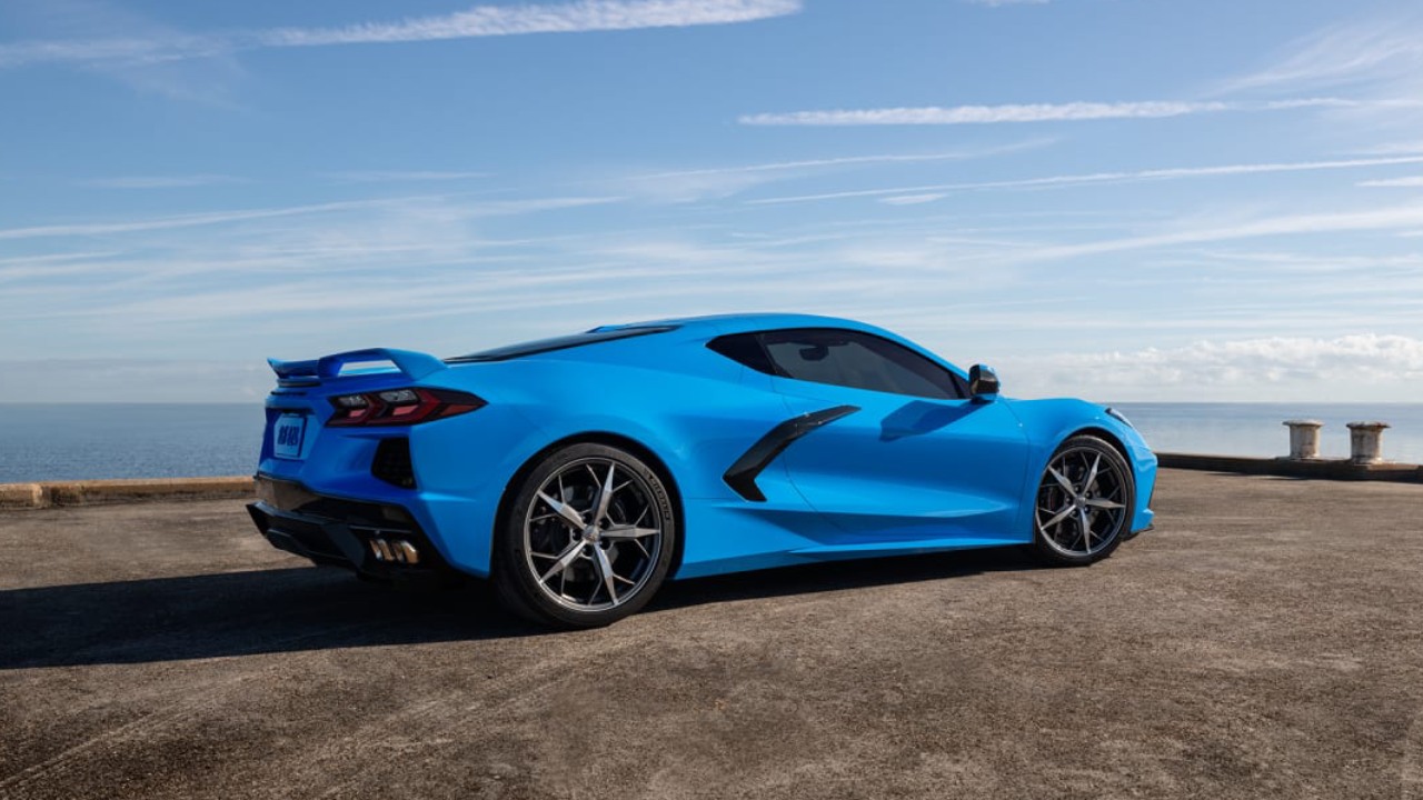 28635 Photo Exterior Chevrolet Corvette Stingray 1LT Coupe 2023 in UAE