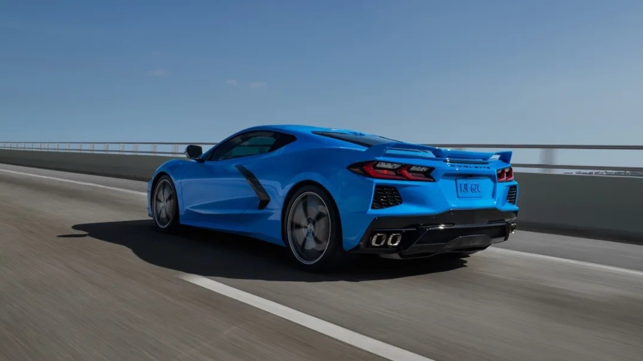 28637 Photo Exterior Chevrolet Corvette Stingray 1LT Coupe 2023 in UAE