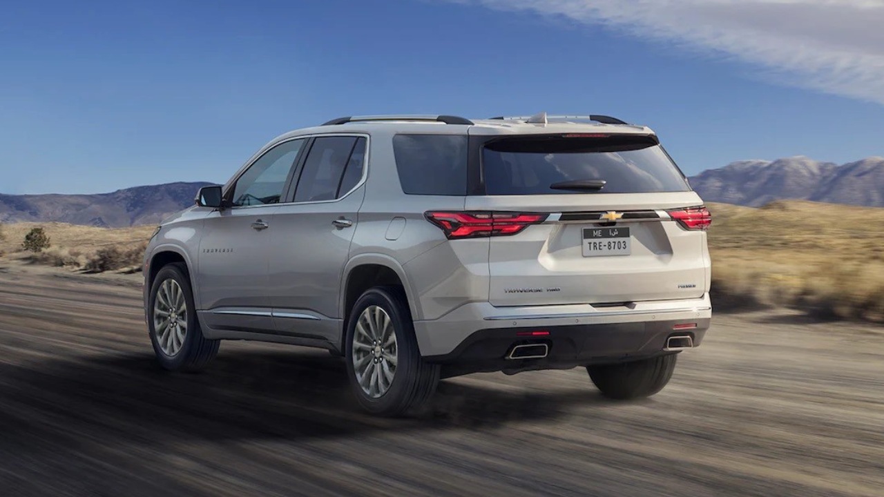 28753 Photo Exterior Chevrolet Traverse LS 2023 in Saudi Arabia