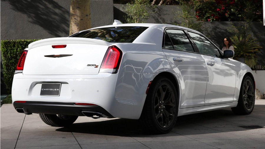 15539 Photo Exterior Chrysler 300 Limited 2022 in Saudi Arabia