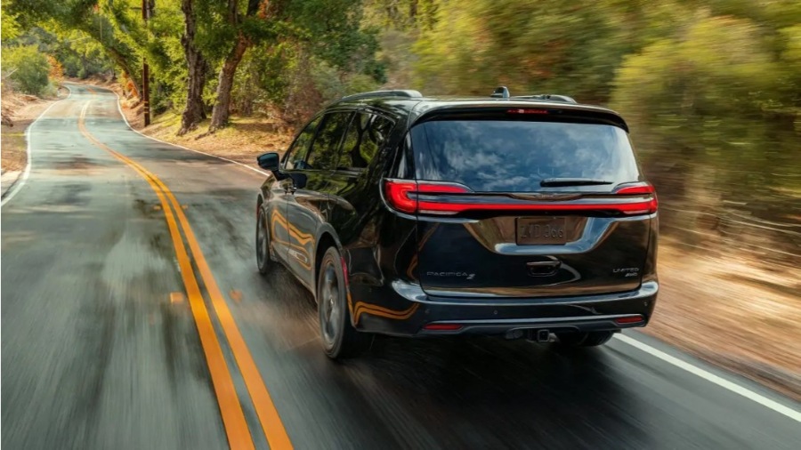 2768 Photo Exterior Chrysler Pacifica Touring L Plus 2021 in Saudi Arabia