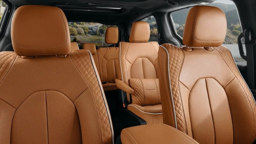 2770 Photo Exterior Chrysler Pacifica Touring L Plus 2021 in Saudi Arabia