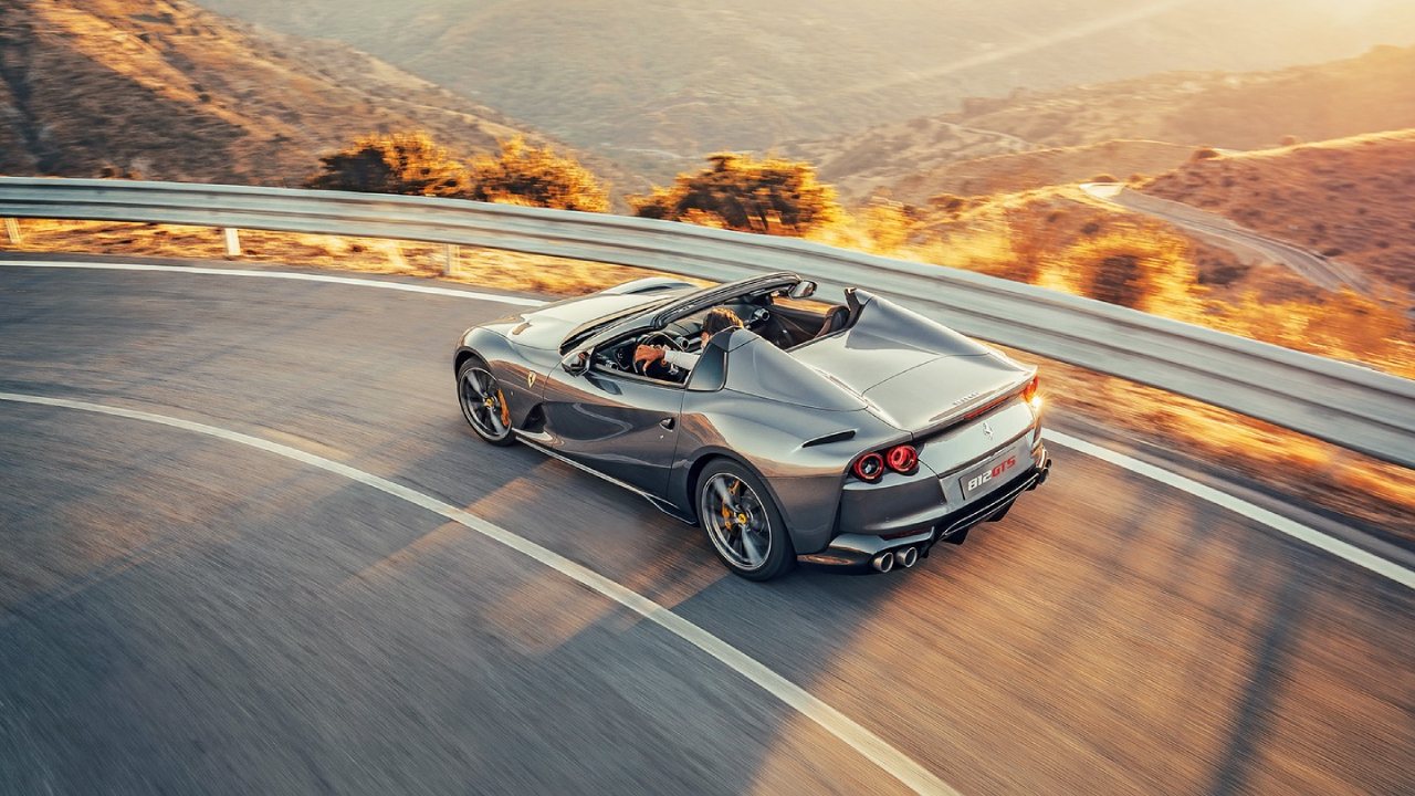 34977 Photo Exterior Ferrari 812 GTS 2023 in UAE