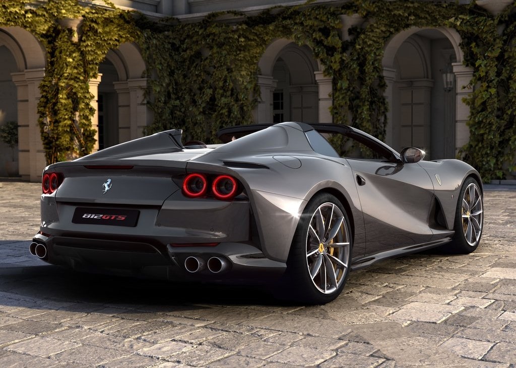 18923 Photo Exterior Ferrari 812 GTS Standard 2022 in UAE