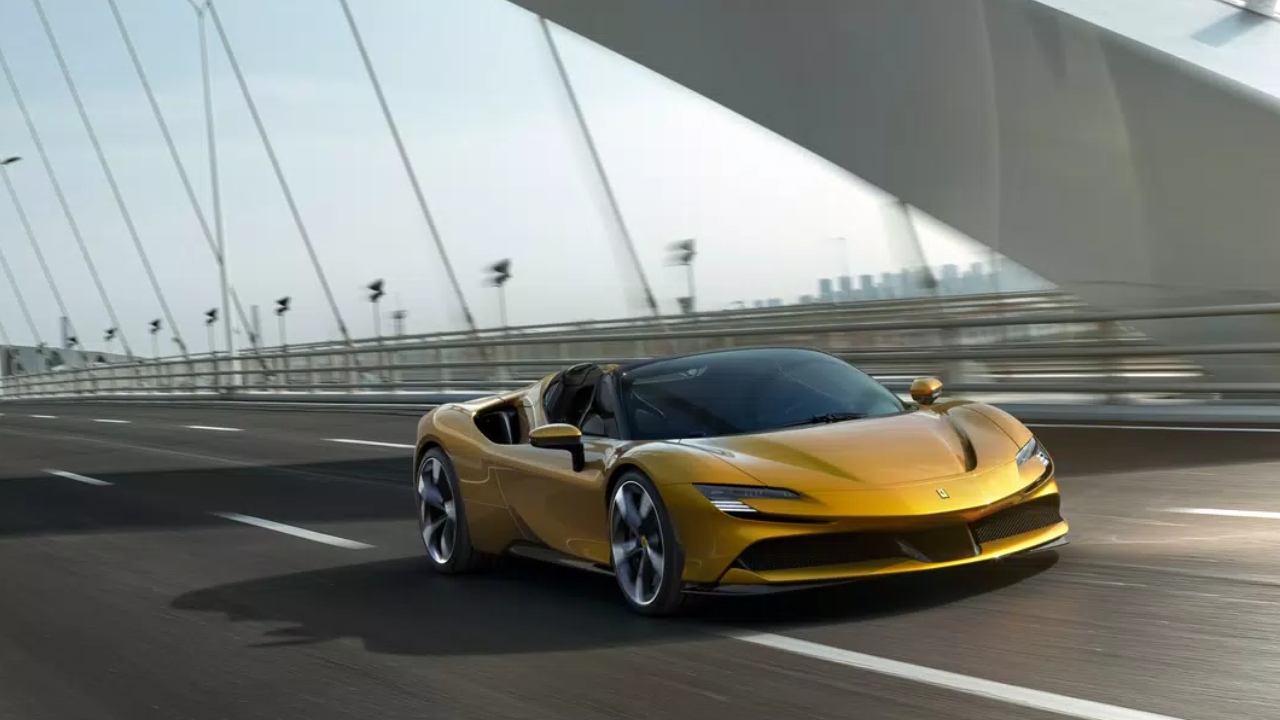 36164 Photo Exterior Ferrari SF90 Spider Standard 2023 in UAE