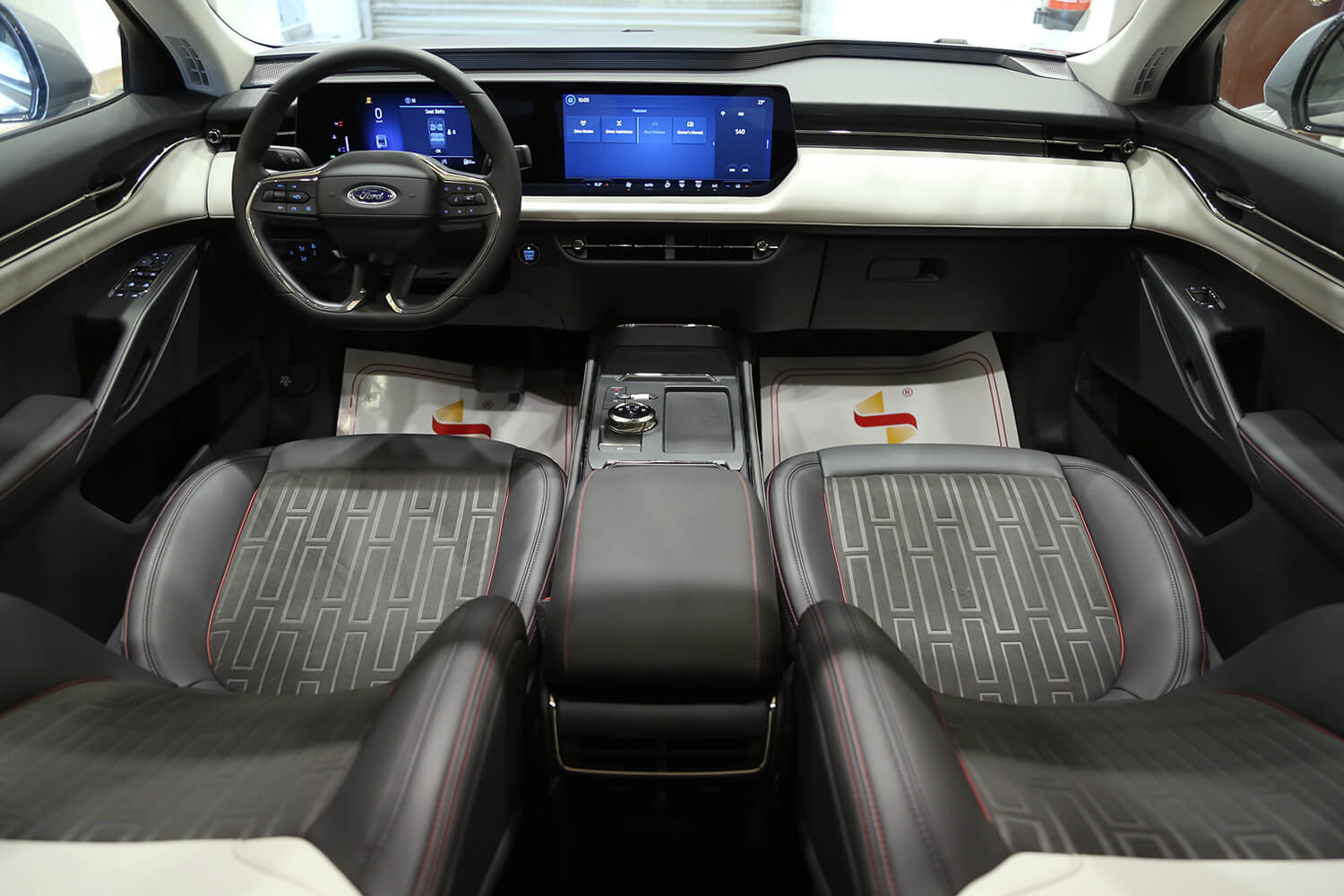 21275 Photo Exterior Ford Taurus Ambiente 2023 in UAE