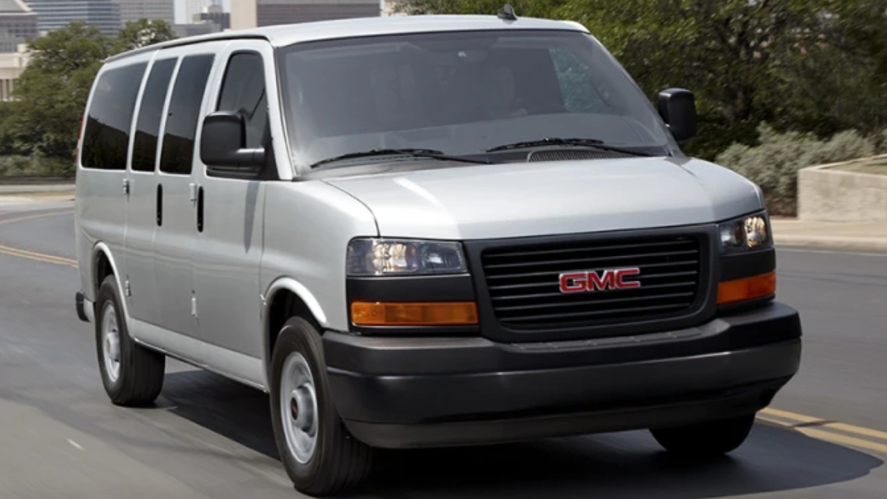 46121 Photo Exterior GMC Savana 2024 in UAE