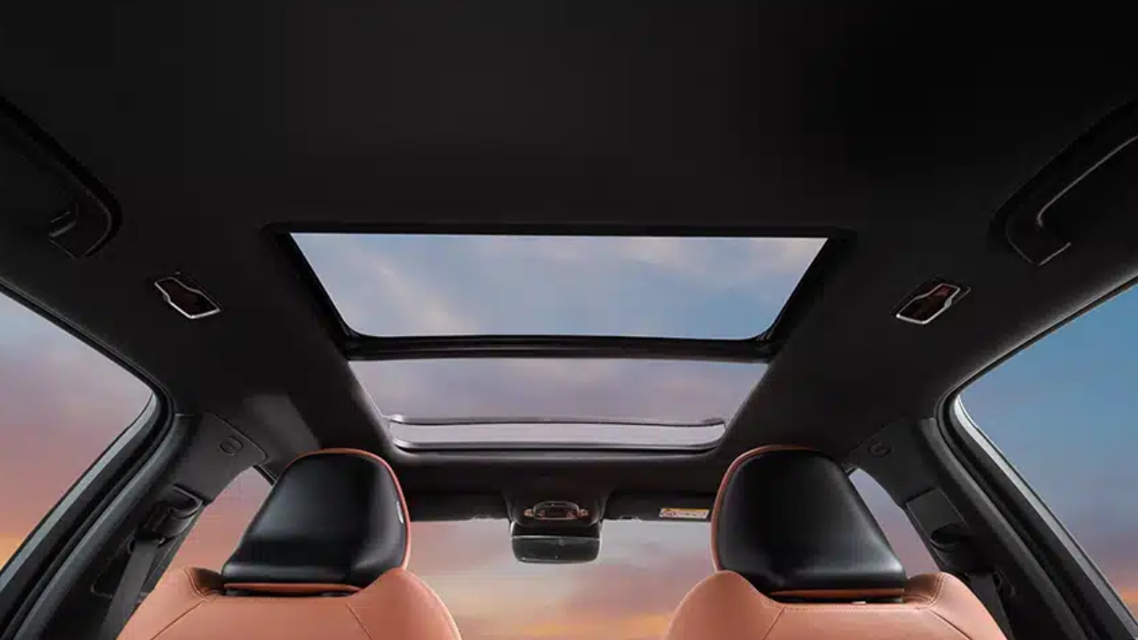 48812 Photo Exterior Geely Preface 2025 in UAE
