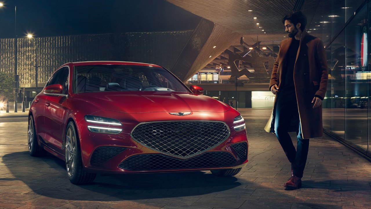 33582 Photo Exterior Genesis G70 2.0T Prestige 2023 in Saudi Arabia