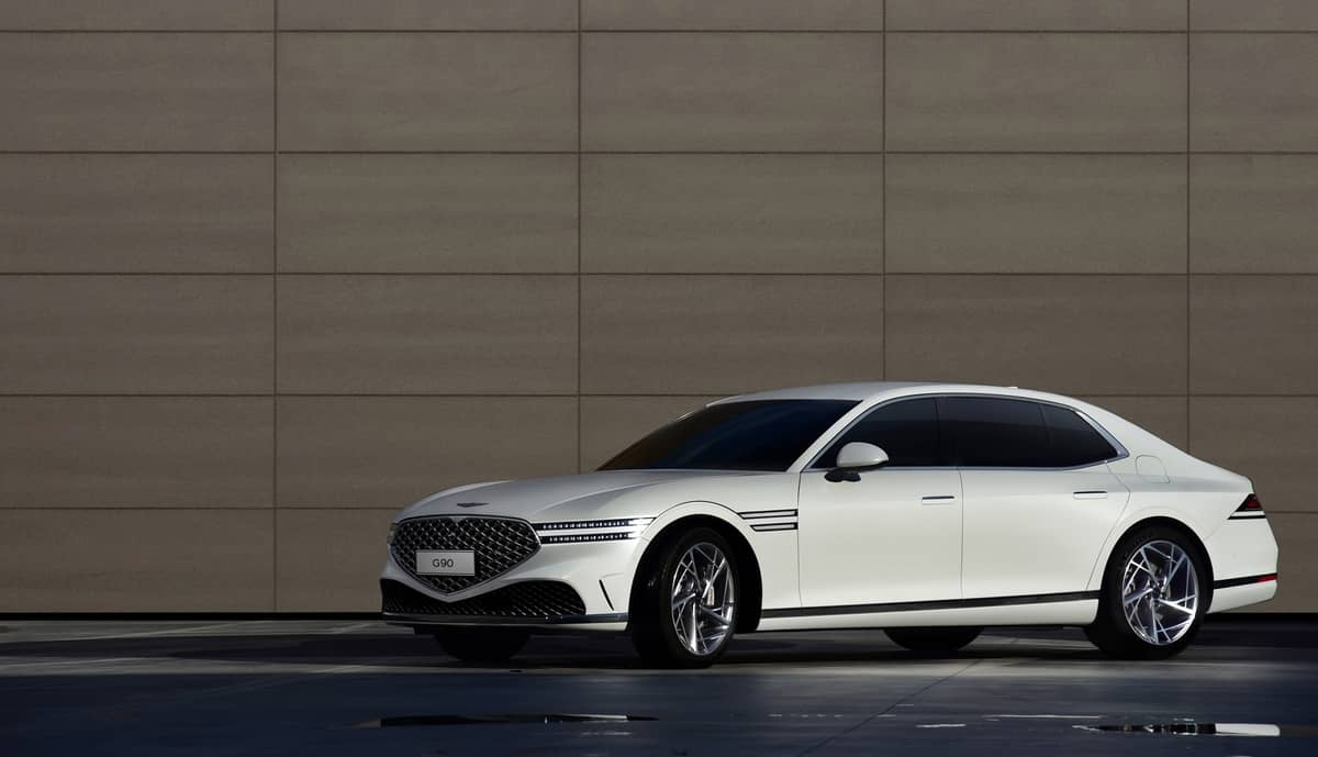14111 صور التصميم الخارجي جينيسيس جي 90 3.3T رويال AWD 2022 في السعودية