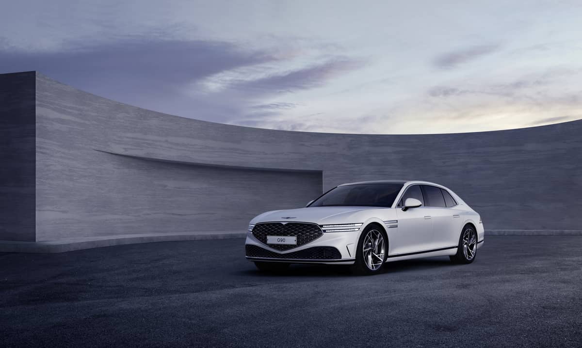 14097 صور التصميم الخارجي جينيسيس جي 90 3.8L رويال AWD 2022 في السعودية