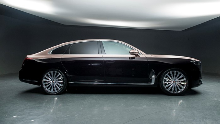 20944 Photo Exterior Hongqi H9 Executive 3.0T Two Tone 2022 in Saudi Arabia