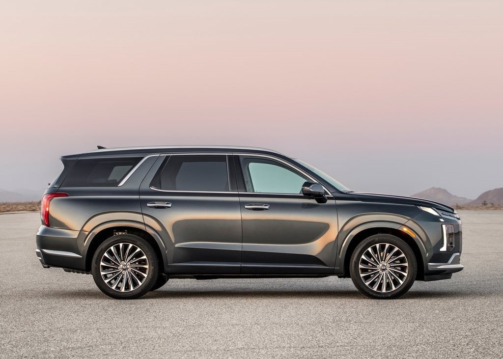 Prices and Specifications for Hyundai Palisade 3.8 4X4 Premium 2022 in