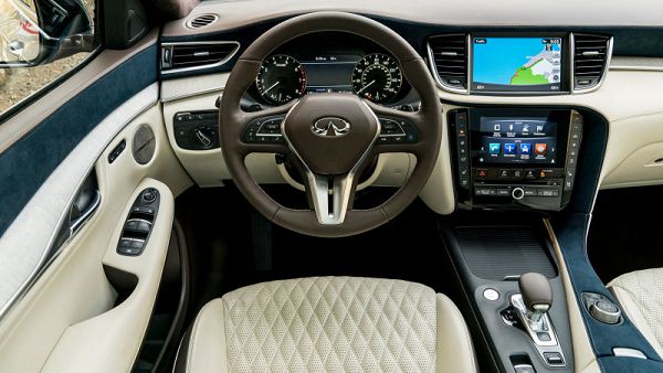 15757 Photo Exterior Infiniti Q60 Luxe 2022 in Saudi Arabia