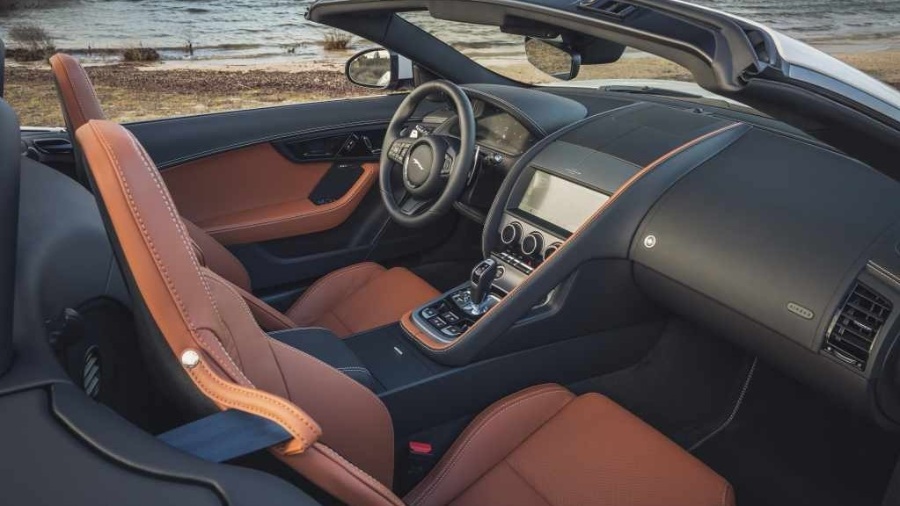 16232 Photo Exterior Jaguar F-Type R Convertible 2022 in Saudi Arabia