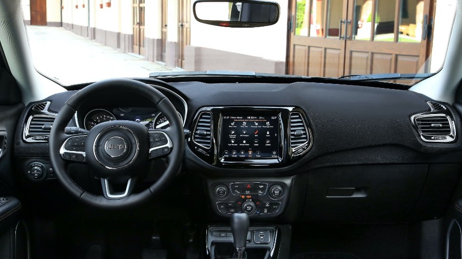Jeep Compass gets 10,000 bookings » MotorOctane