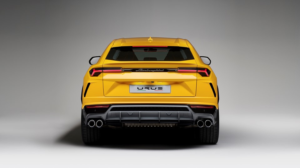 12924 Photo Exterior Lamborghini Urus STD 2022 in Saudi Arabia