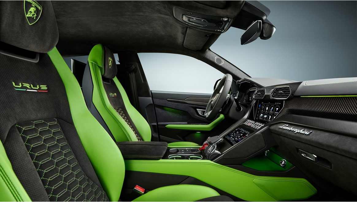 12587 Photo Exterior Lamborghini Urus Pearl Capsule 2022 in UAE