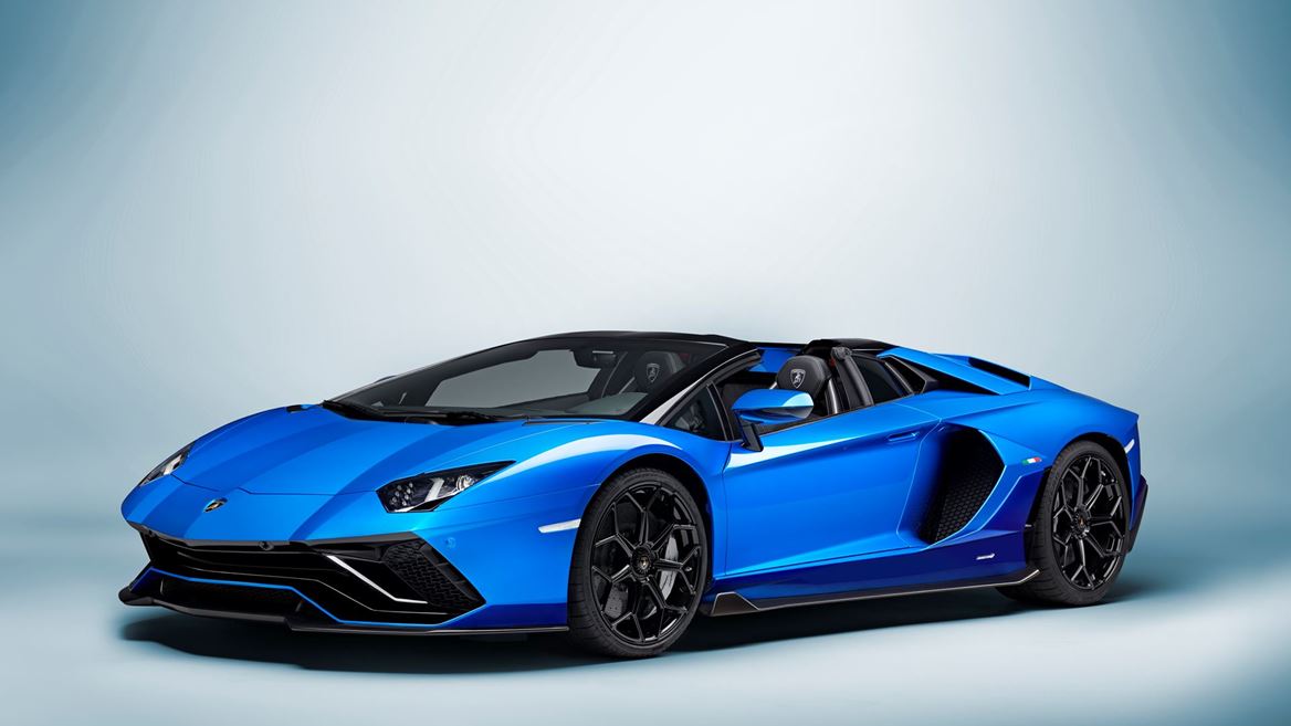 12896 Photo Exterior Lamborghini Aventador LP 780-4 Ultimae Roadster 2022 in Saudi Arabia