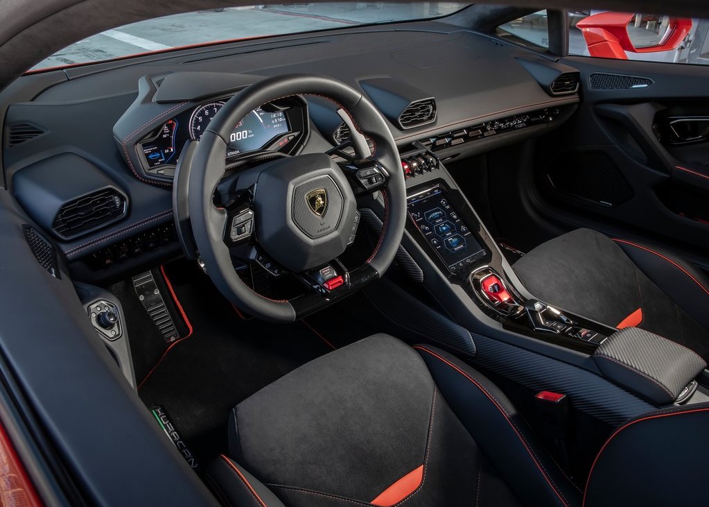 17298 Photo Exterior Lamborghini Huracan Evo 2022 in UAE