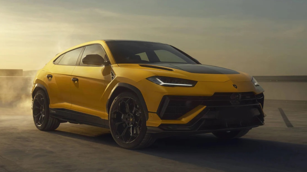 30165 Photo Exterior Lamborghini Urus Performante 2023 in Saudi Arabia