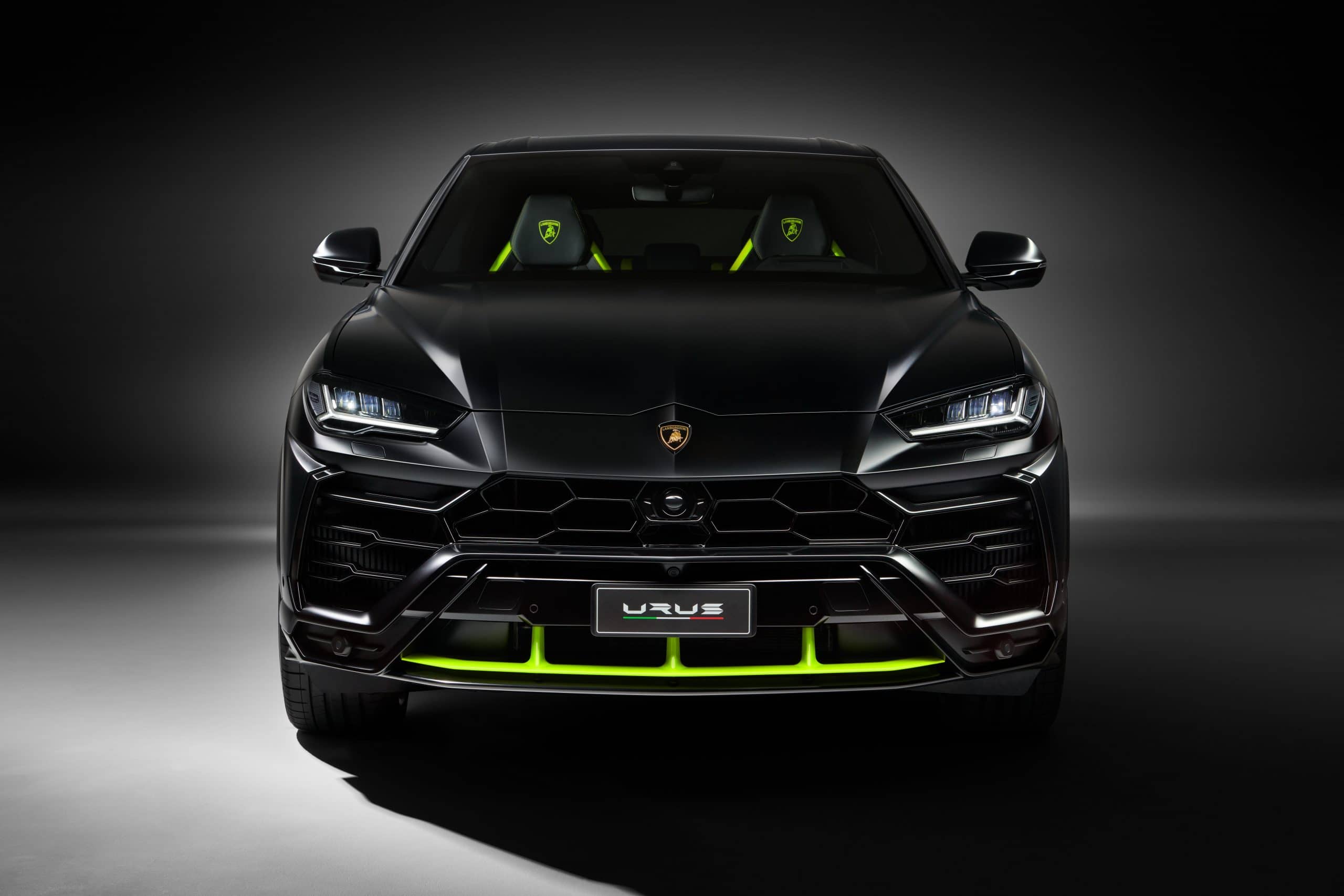 17318 Photo Exterior Lamborghini Urus Graphite Capsule 2022 in Saudi Arabia
