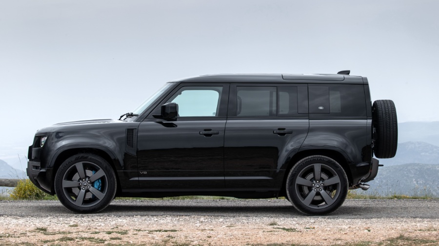 16422 Photo Exterior Land Rover Defender 110 S 2022 in Saudi Arabia