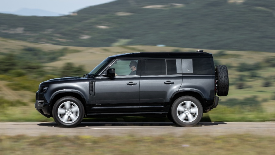 16442 Photo Exterior Land Rover Defender 110 V8 2022 in Saudi Arabia