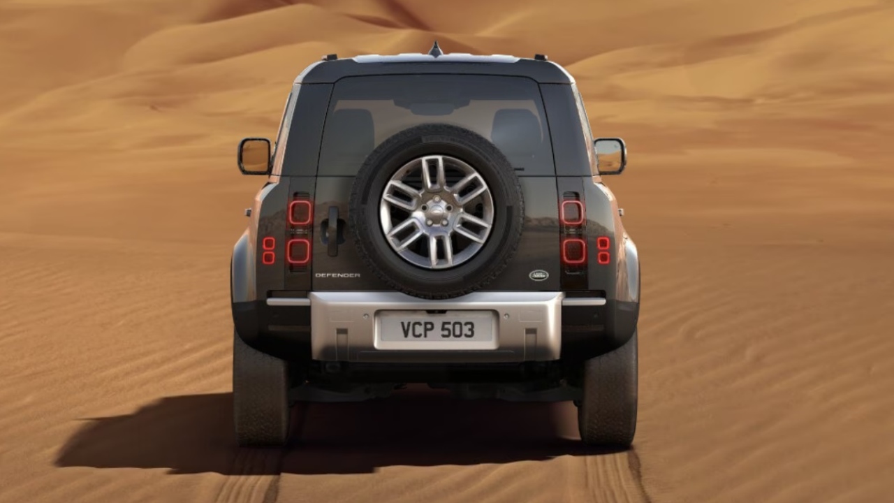 22715 Photo Exterior Land Rover Defender 110 S 2023 in UAE