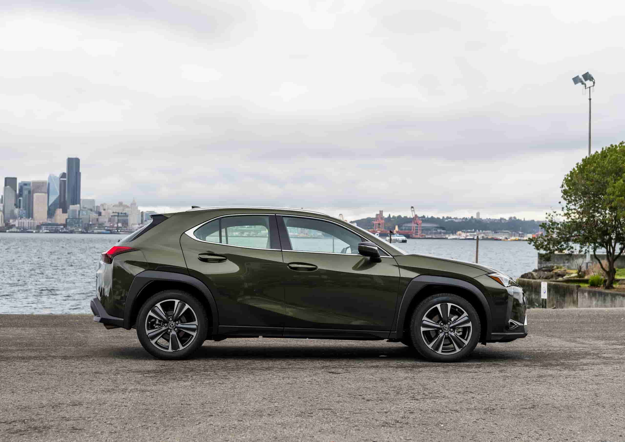 13041 Photo Exterior Lexus UX 2.0L 200 F Sport Prestige 2022 in UAE