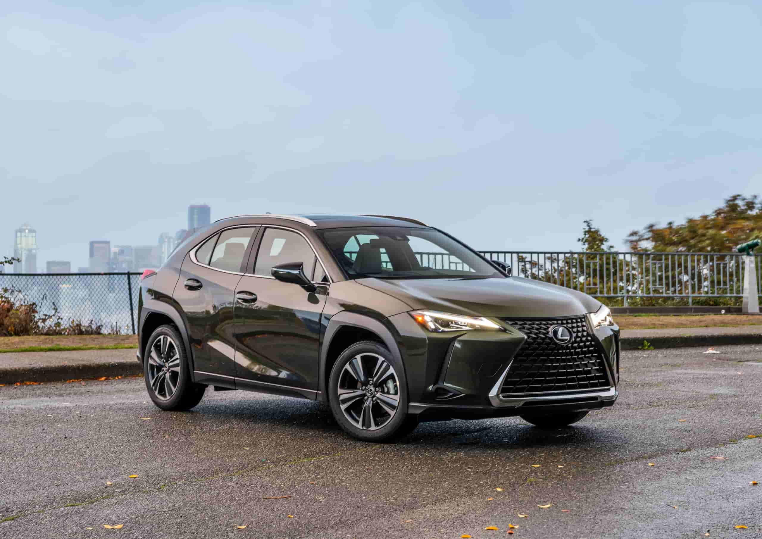 13039 Photo Exterior Lexus UX 2.0L 200 F Sport Prestige 2022 in UAE