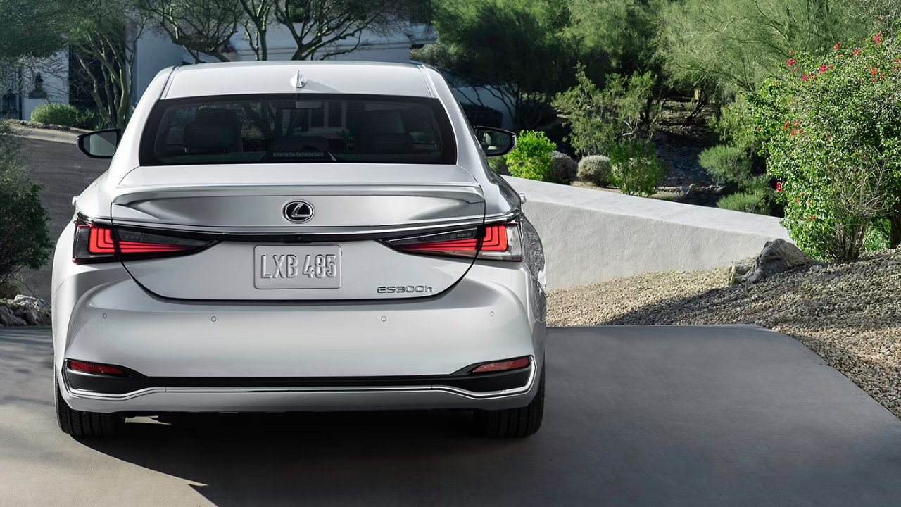 47411 Photo Exterior Lexus ES 2024 in Saudi Arabia